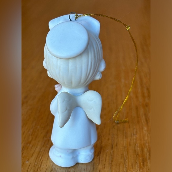 (1986) PRECIOUS MOMENTS "Angel of Mercy" Collectible 3" Figurine Ornament - Picture 4 of 8